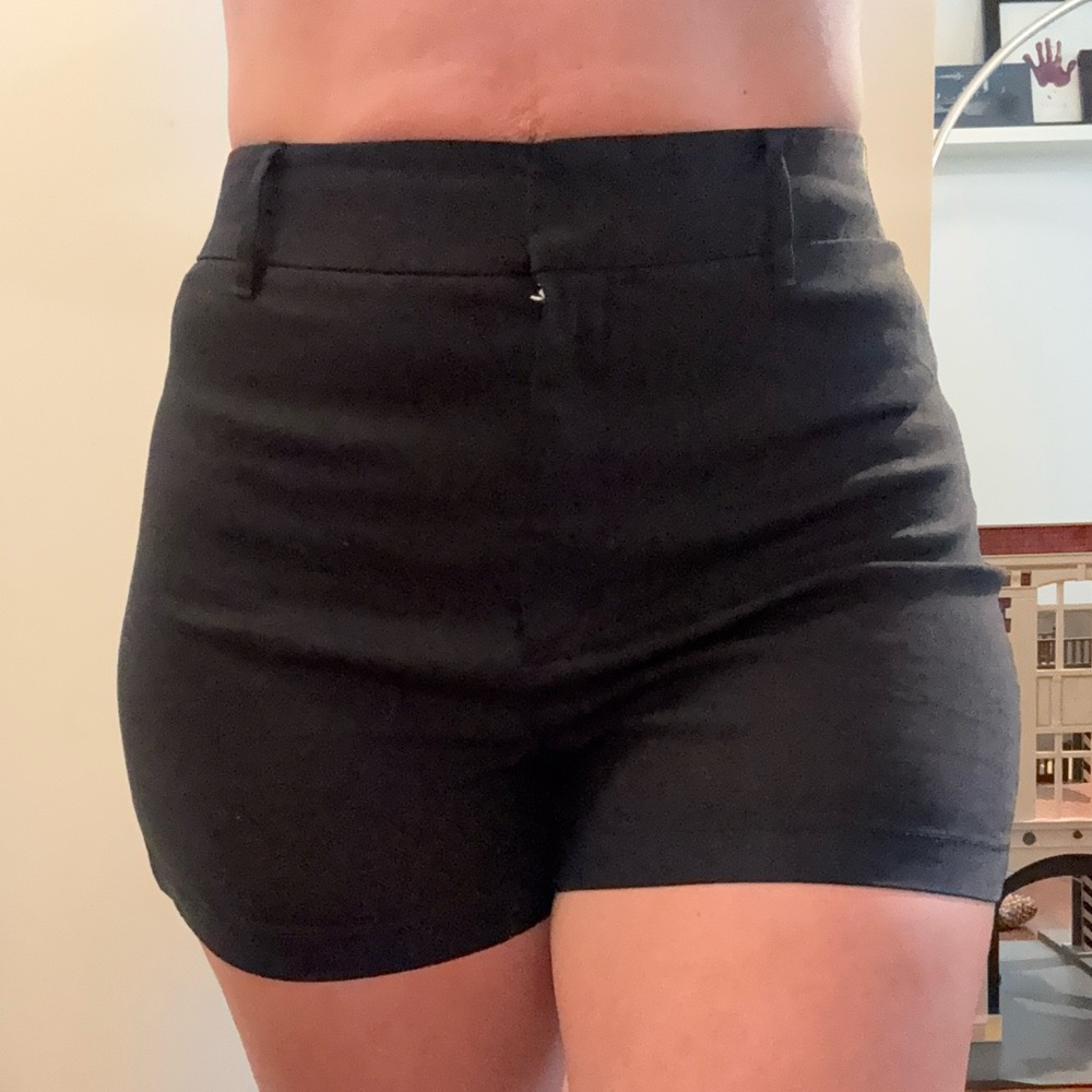 Wilfred Black High-Waist Tailored Stretch Shorts